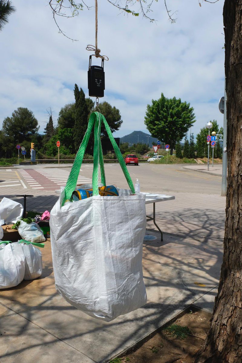 AjSJDespi's tweet photo. #MediAmbientSJD A #SantJoanDespí ens hem sumat al repte #LetsCleanEurope perquè no es llencin residus a la natura. Amb l'ajuda de persones voluntàries s'han recollit 72,6 kg de deixalles als camins agrícoles.
🚮 Siguem respectuosos, no llencem residus a la natura! @2EWWR https://t.co/tsH7Vl6MW8