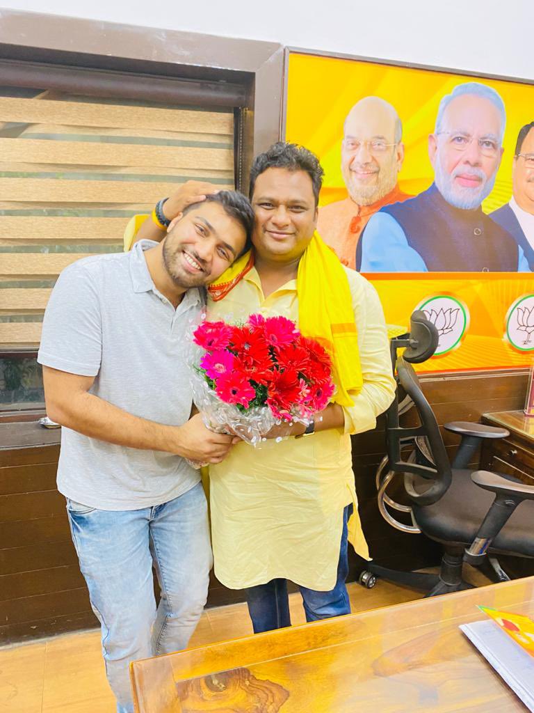 VasuRukharBjp's tweet photo. दिल्ली प्रदेश युवा मोर्चा कार्यालय मंत्री, कर्मठ , मेहनती ,हम सभी का प्यारा , लाड़ला छोटा भाई @ArjunVelotil  जी को जन्मदिन की हार्दिक बधाई एवं शुभकामनाएँ 💐🎂🎂💐

#HBDArjunVelotil ❤️ https://t.co/foRBXioHXg
