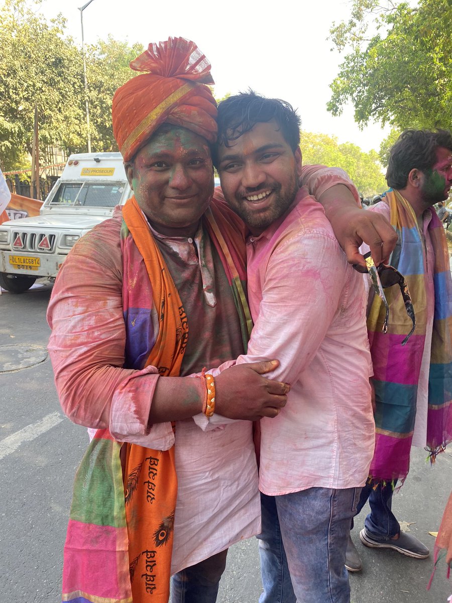 VasuRukharBjp's tweet photo. दिल्ली प्रदेश युवा मोर्चा कार्यालय मंत्री, कर्मठ , मेहनती ,हम सभी का प्यारा , लाड़ला छोटा भाई @ArjunVelotil  जी को जन्मदिन की हार्दिक बधाई एवं शुभकामनाएँ 💐🎂🎂💐

#HBDArjunVelotil ❤️ https://t.co/foRBXioHXg