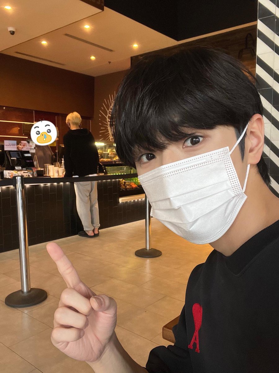 lake_CIX's tweet photo. 이미친잘생겼어 https://t.co/DO4yMNMnIF