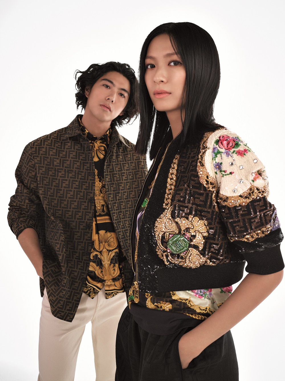 Fendi Japan 榮倉奈々 さんと 賀来賢人 さんが纏う フェンダーチェ コレクション 既成概念を打ち砕き 喜びにあふれた両デザイナーのクリエイティブな対話をリンクコーデで表現しています Harper S Bazaar 6月号掲載 Fendace Fendi 詳しく Fendi Japan 榮倉奈々 さんと 賀来賢人 さんが纏う フェンダーチェ コレクション 既成概念を打ち砕き 喜びにあふれた両デザイナーのクリエイティブな対話をリンクコーデで表現しています Harper S Bazaar 6月号掲載 Fendace Fendi 詳しく