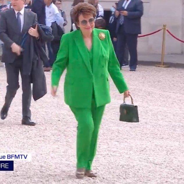 « Le vert porte malheur au théâtre »

La ministre de la culture :