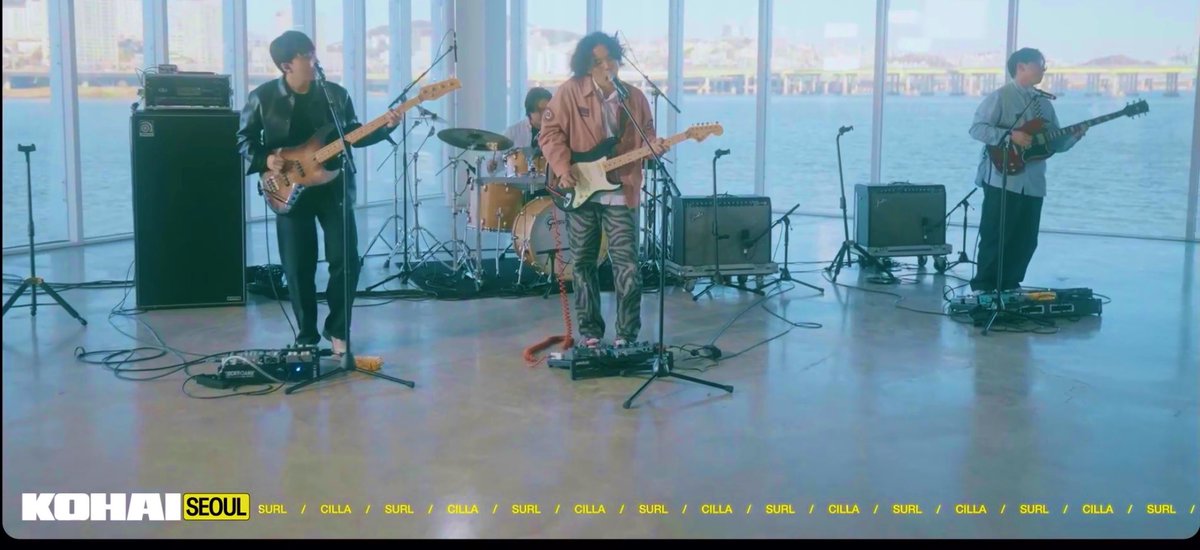 AlienxAnya's tweet photo. I just KNOW their live performances would be insane. #surl #cilla #설 

https://t.co/0Lzx3xW4dn https://t.co/07WvdqWqpk