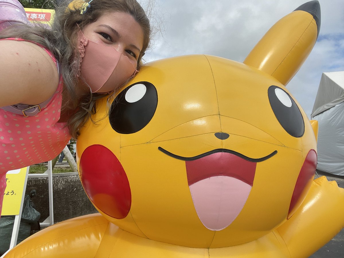 AlegreRosada's tweet photo. Mi primera #pikachuparade #okinawa #pikachuoutbreak #pokegenic #japon
#そらとぶピカチュウプロジェクト https://t.co/Ls0qlrFIhN