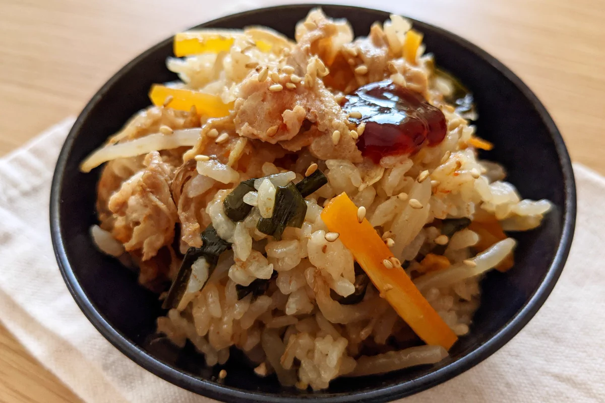 普通のビビンバよりお手軽！？ビビンバ風炊き込みご飯。