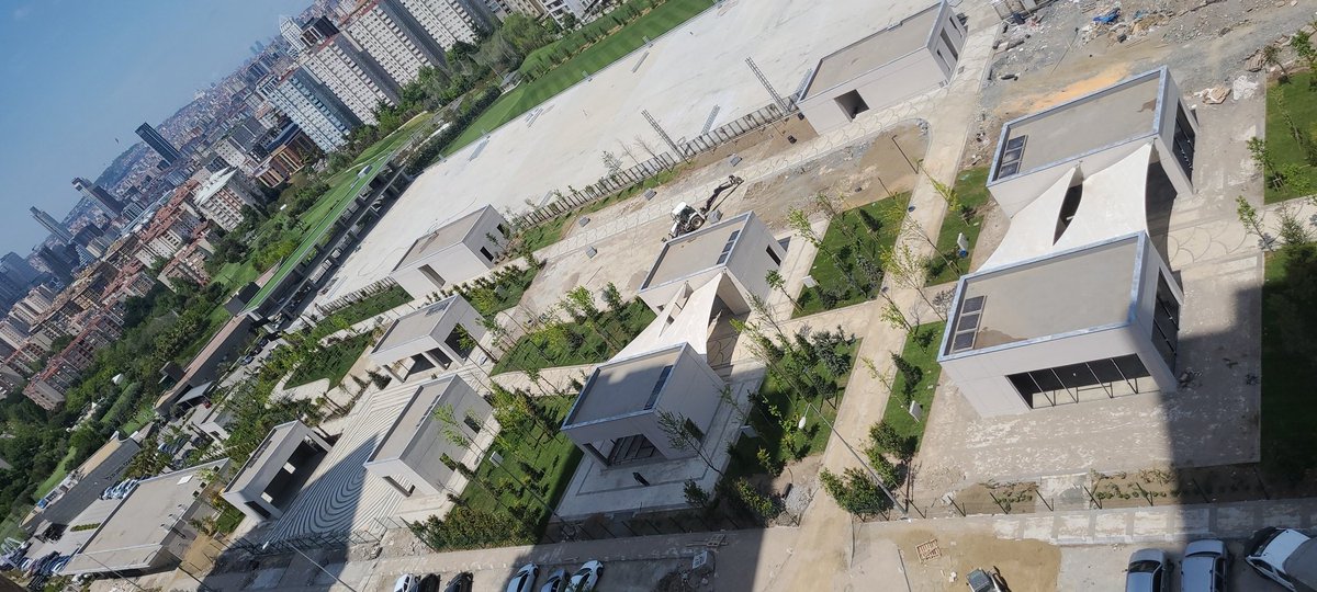 AtaparkAtasehir's tweet photo. @atasehirbld @battalilgezdi34
@herkesicinCHP @ibbBeyazmasa
Bu ortadaki alana ne yapılıyor? 
Park olarak tanıttığınız bu alanda çocuklar için bir oyun alanı veya gençler için bir spor alanı olacak mı? https://t.co/6h2hoaJRp9