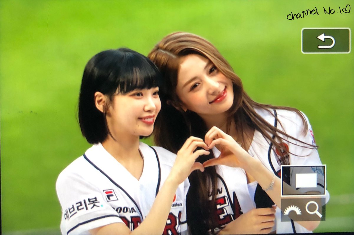 220507 잠실야구장 두산 vs KT

채널넘버원이 살면서 가장 잘한 일

초등학생 때 골수 두산베어스 팬이 되겠노라 다짐한 것

#김채원 #LE_SSERAFIM #르세라핌