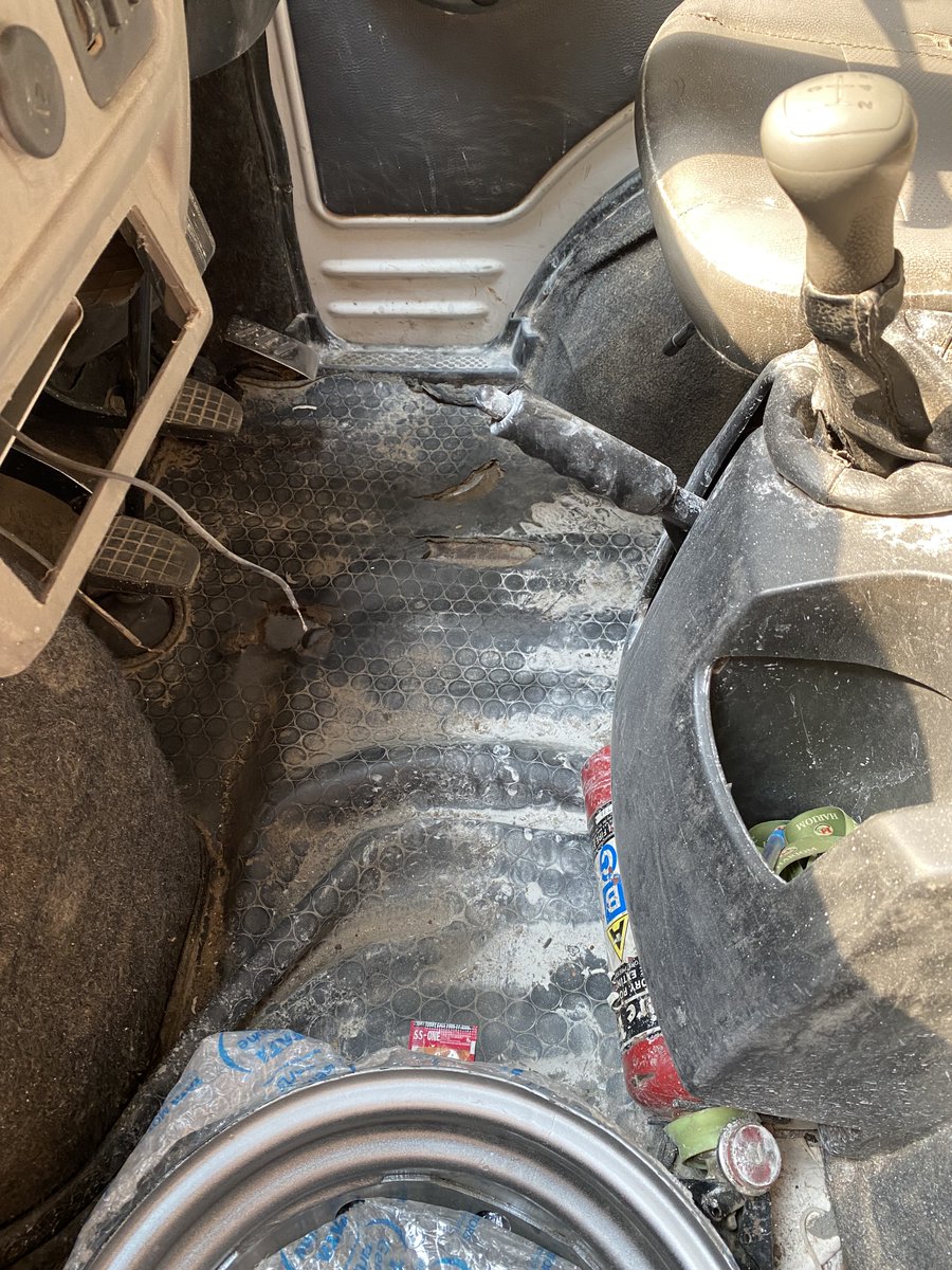 hariomatta's tweet photo. Worst Service By @TataMotors 

We had given our Tata Ace vehicle for service at "Drivelife Automobile Pvt Ltd" Plot No. 837, Near Jain Mandir, Shahbad Mohammadpur (Dwarka) 110061 and they returned it in the worst condition. 
Assisting Person - Shailesh Kumar Sharma (manager) https://t.co/YFKnlMPpYC