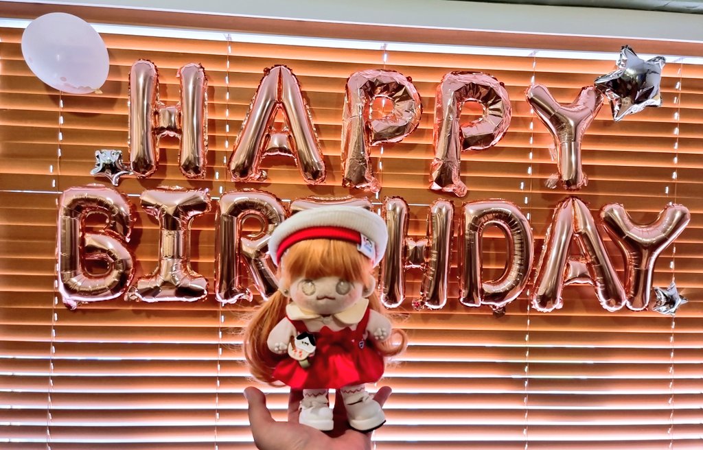the_moon_mamang's tweet photo. 하루 지났지만 생일축하해❤🎉

#백현이의_31번째_봄
#HappyBaekhyunDay
#해피큥데이
#터래기야_큥생일축하해_보내줘

뚜배님이랑 생카 마지막날 끝나기전에 호다닥 다녀오기😆

🎂@PhotocafeM🎉 https://t.co/UUKopQ1bk9