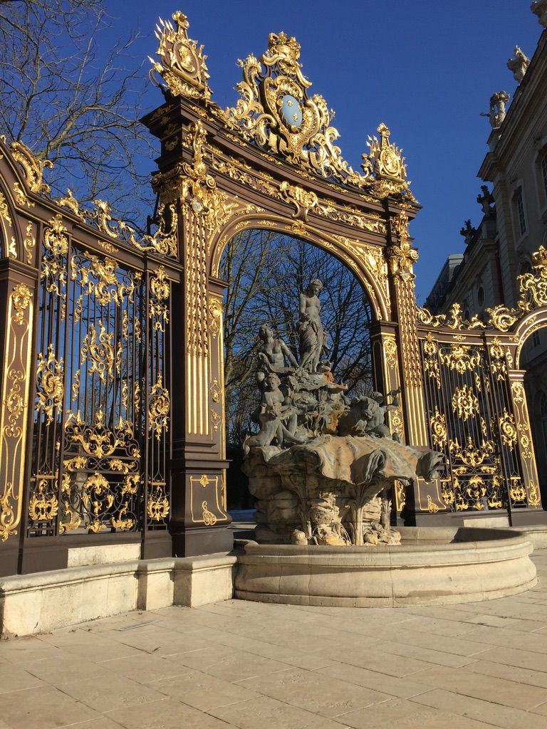 rosedear7's tweet photo. Fontaine de Neptune, Place Stanislace 
🌍 Nancy, France 

#France #travelphotography #GrandEst #lorraine #travelblogger https://t.co/n6Xrx49ITZ