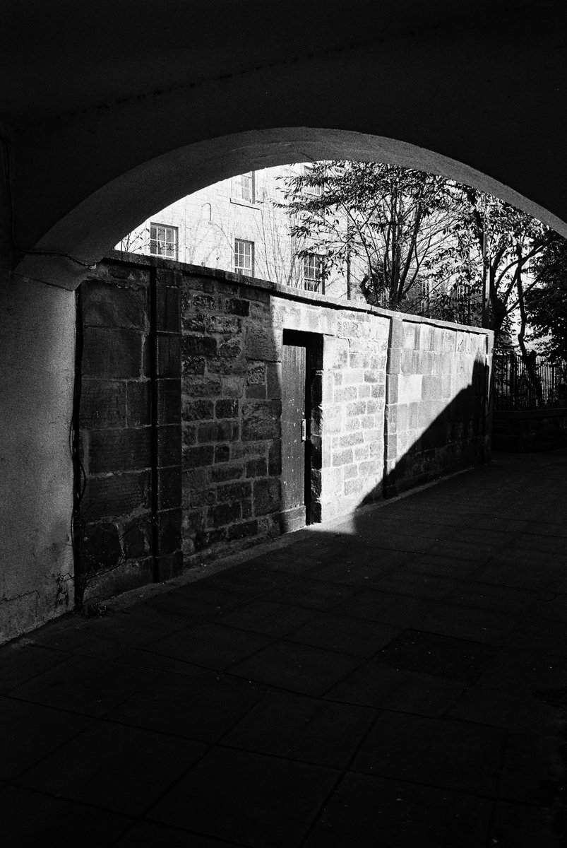 StuartMcMillan's tweet photo. Strolling around #Edinburgh with my dad's old #Zenit11 35mm film camera. #filmphotography https://t.co/9K7S4KmdJN