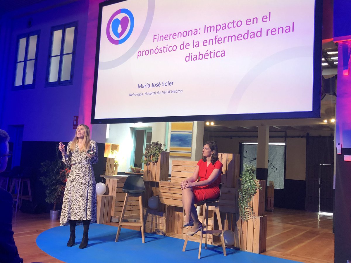 jlgorriz's tweet photo. #7EDOSEC. Two big women talking about finerenone and its renal an cardiovascular prognostic impact. Cardiologists, nephrologist and endocrinologist all together.💪 @MartaCoboMarcos @PepaSolerR @secardiologia @SENefrologia #women https://t.co/LvEZxOWIpS