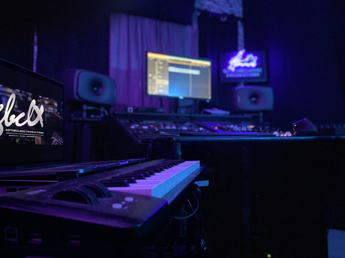 GottaBeClassic's tweet photo. My studio..#Engineer #Mastering #Mixing #Production #Recording #MusicStudio https://t.co/bw9Rb2EMG3