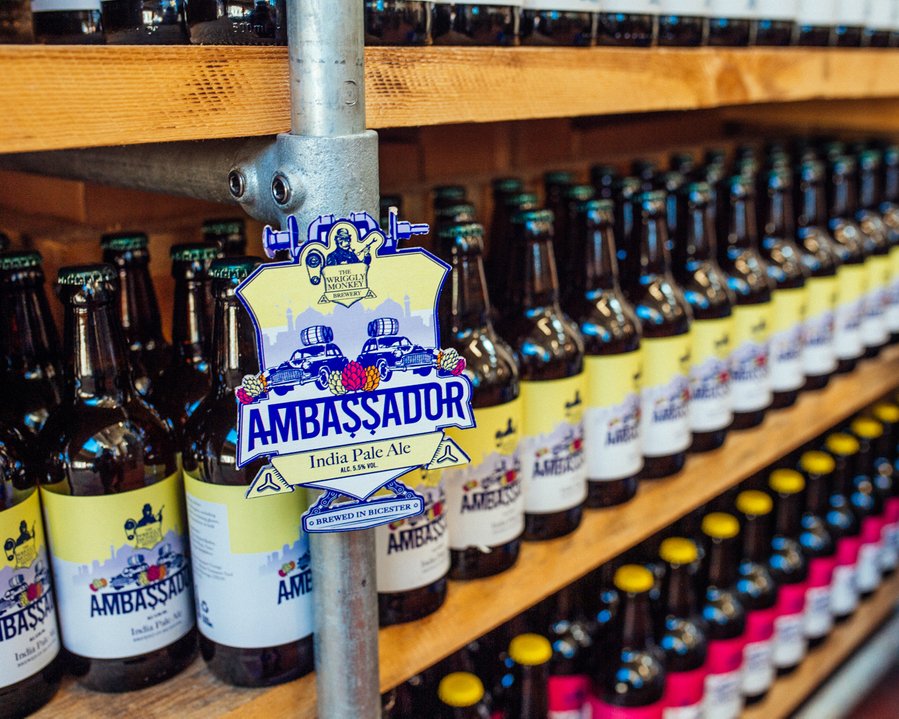 Ambassador is our favourite IPA, so named for another famous British export - the Morris Oxford. It's a rich, thirst-quenching delight that's perfectly suited to this sunny weather, so why not call past our @bicesterheritage brewery and collect some this weekend?

#wrigglymonkeyb