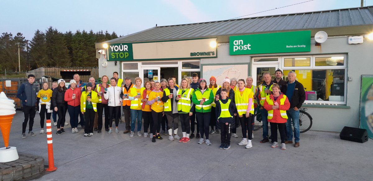 Let your light shine brightly that others can see their way out of the dark. Lovely morning in #Ballinskelligs for a stroll. #DIL2022 #pietahouse
