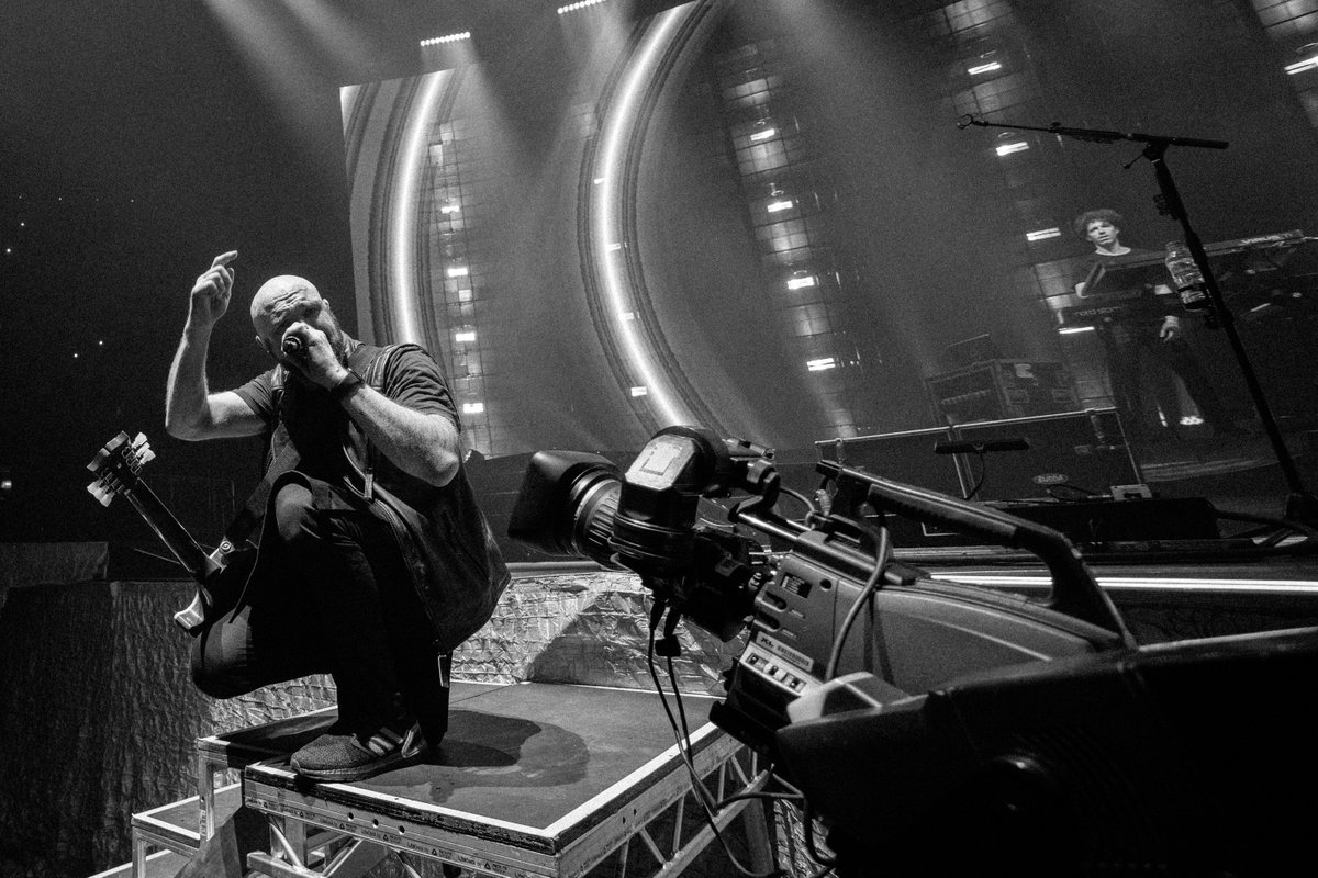 thescript's tweet photo. UK and Ireland... Tour starts ONE WEEK TODAY! Belfast is up first and we can't wait to see ye 💚🙌🏻 #talesfromthescripttour https://t.co/uLQB5joCZC