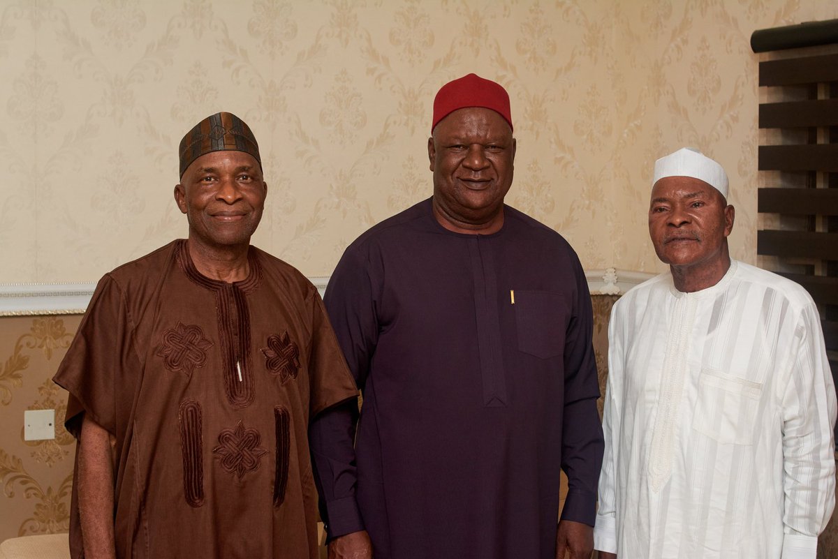 Disney_bea's tweet photo. Last night Pius Anyim met with the PDP delegates from Kogi state as he sought their support on my mission to build a #GreaterNigeria 

It was a brilliant session as they were engaged in dialogue on the importance of the right leadership. https://t.co/IrPxuTXZGh