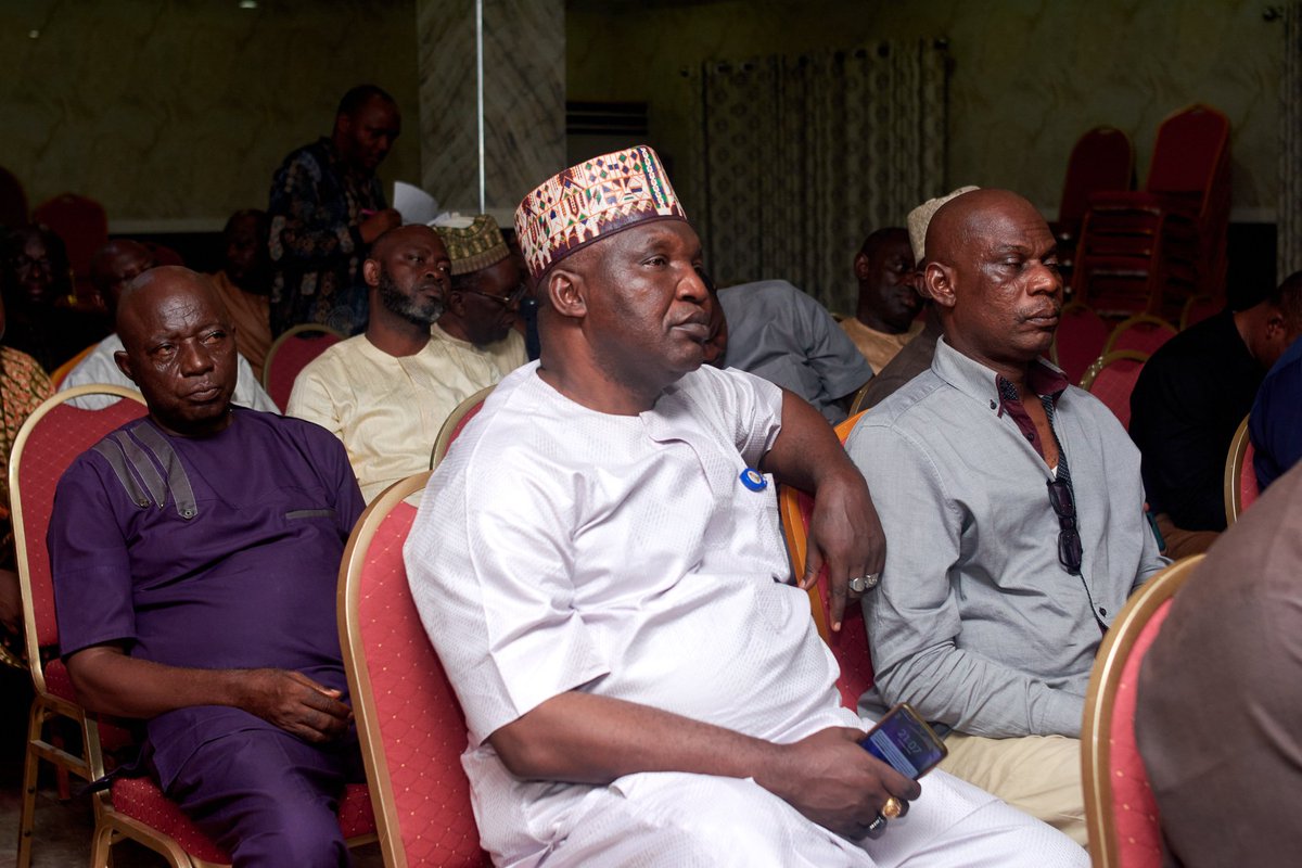 Disney_bea's tweet photo. Last night Pius Anyim met with the PDP delegates from Kogi state as he sought their support on my mission to build a #GreaterNigeria 

It was a brilliant session as they were engaged in dialogue on the importance of the right leadership. https://t.co/IrPxuTXZGh