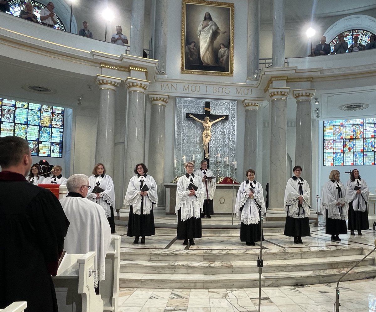 luteranie's tweet photo. Dziewięć kobiet zostało ordynowanych na księży! @BpJerzySamiec @lutheranworld @agencja_KAI @PAPinformacje @evangelisch_de @nordkirche_de @tygodnik https://t.co/WTlWwJhamZ