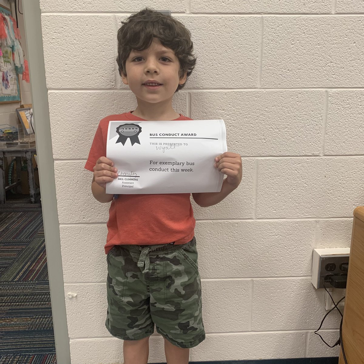 CClemmons_'s tweet photo. My Friday highlight...
"Mrs. Clemmons, I made bus stars, I can't believe it!!!!!!" @MCPSsandcastle 

The best part of my job is celebrating success! 

*yes buddy you did it*🥳👏🏾💕

 #buildkidsup #impact #gamechangers https://t.co/QfTglH2iRq