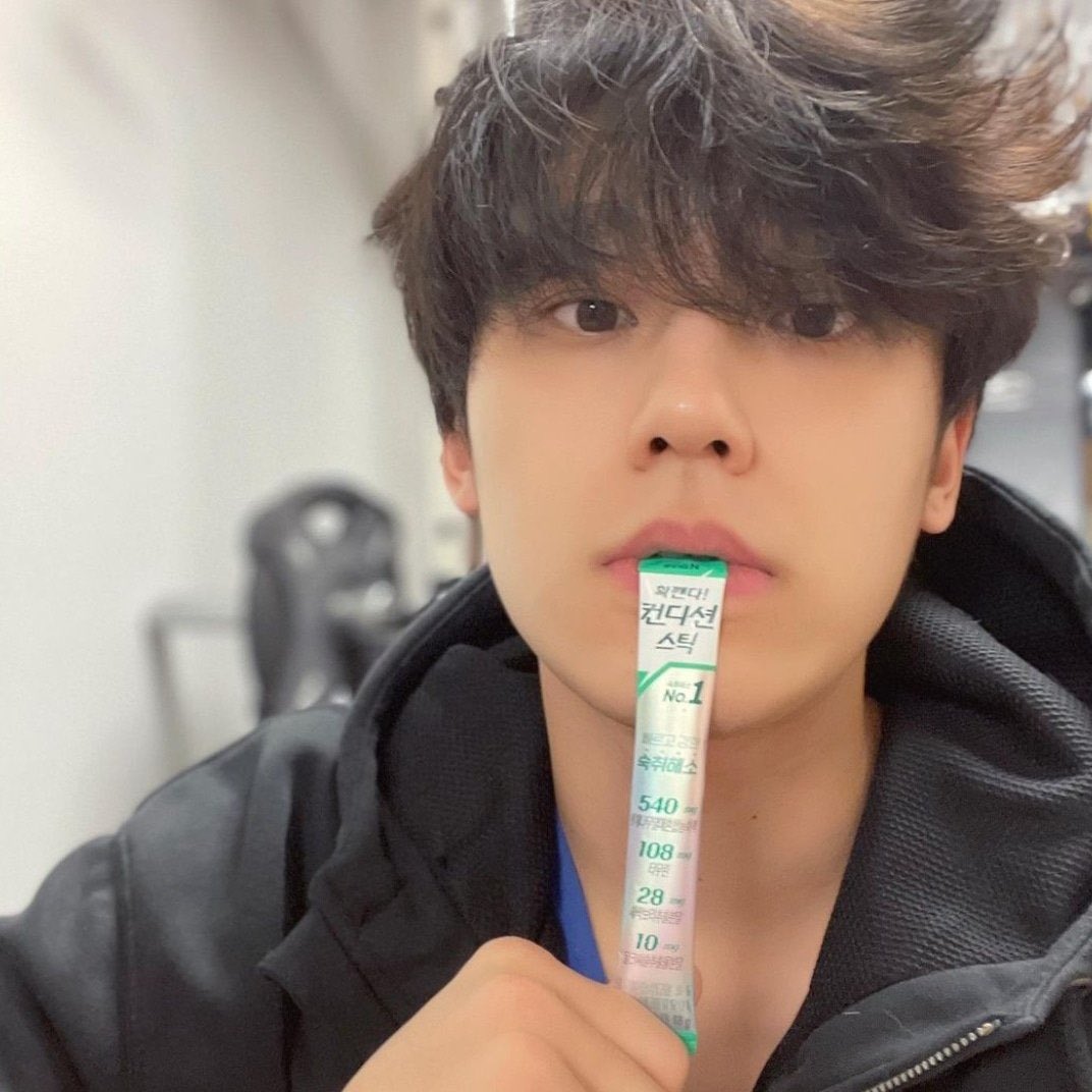 Shaneyeeliu's tweet photo. 오빠 강아지인가?🐶 https://t.co/Eyoi2wvr28