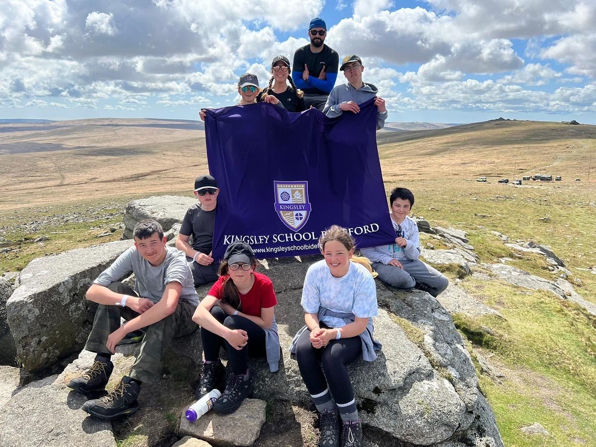 Kingsley’s #JubileeChallenge team have arrived at Yes Tor, the highest point on #Dartmoor. Well done 🙌 💪☀️#TenTors #proudofyou