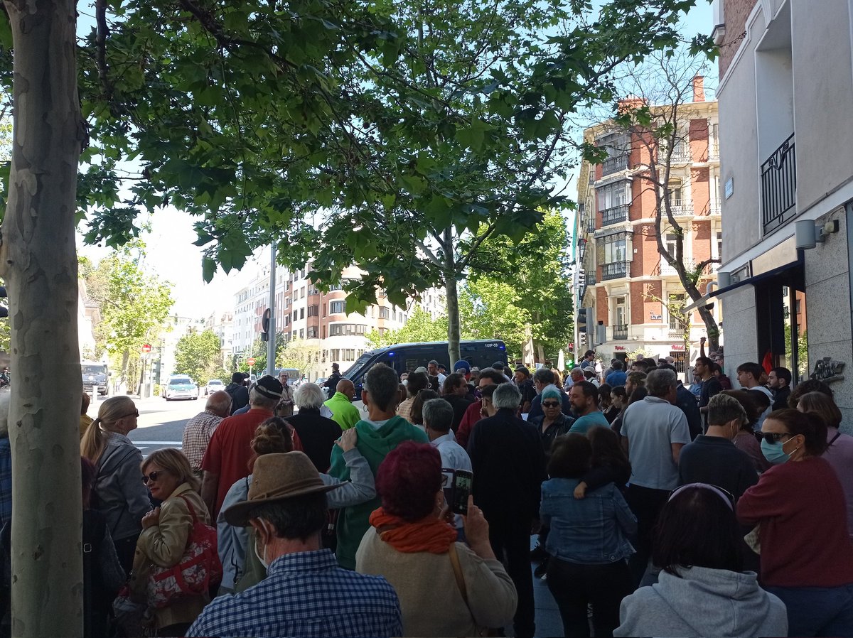 ¡Aquí estamos! ✊

Contra la renovación del acuerdo de las bases. Contra la OTAN y la celebración de su cumbre en Madrid

#OTANNoBasesFuera
#YoVoy7M
