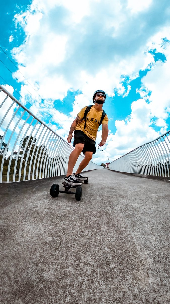 its_azzaj's tweet photo. Using the @GoPro Max + 270 Pro pole. @lskdco #electricskateboard #skateboard #gopro #gopromax #photography #lskd #skate #goproanz https://t.co/zc5eh7UDuG