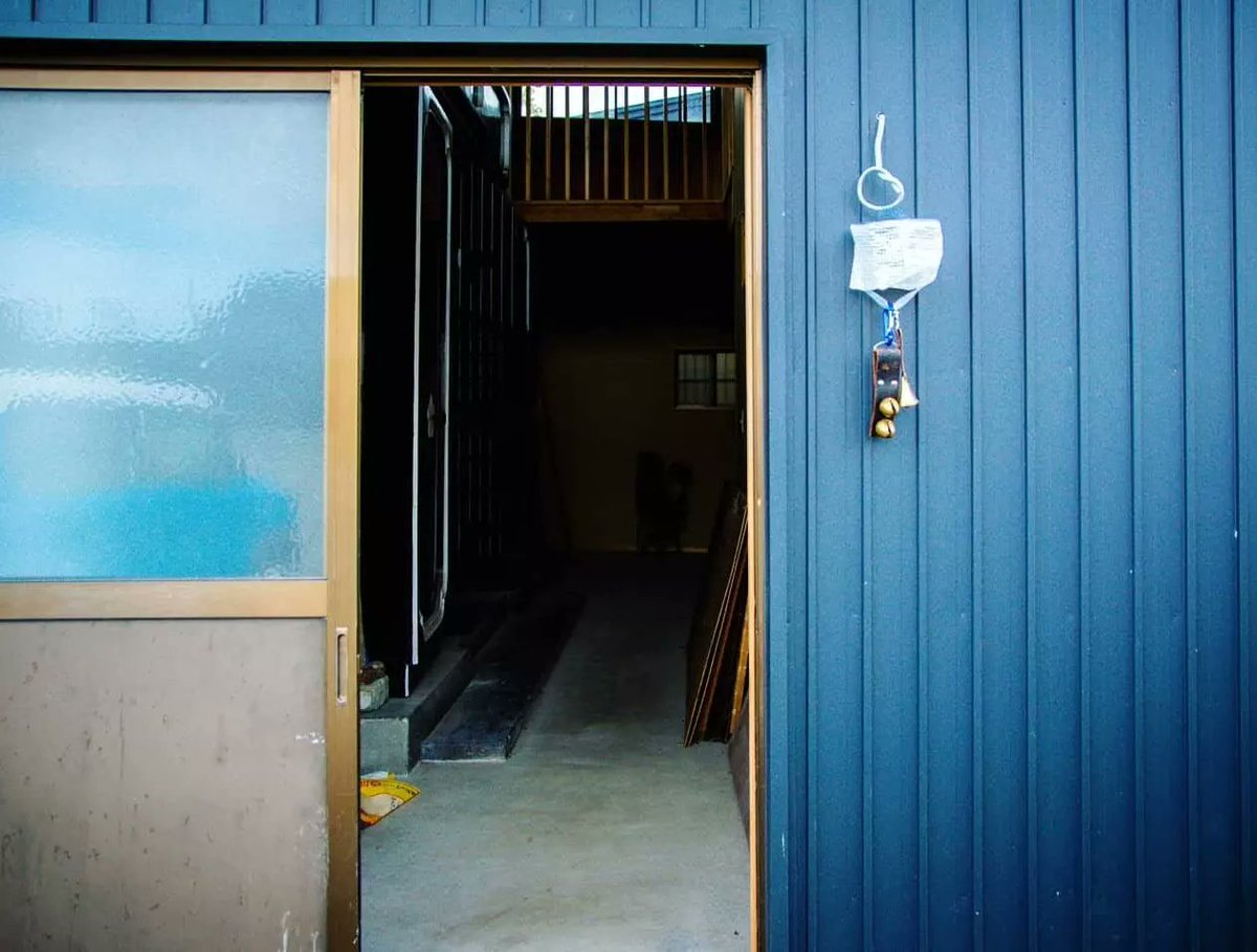 DoorAoi's tweet photo. そしてこの2日間は同じ建物内で
初の“アサマイコラボ”をやってみます！

●内蔵: #heartofsilver さんの革のものづくりWS
●東成瀬の内野さんによるオススメ揚げ立てドーナツ
●絵本「ハタハタ、け」の販売（ご購入予定の方はこの日、直接販売可能です）
・・・他。

一緒に楽しむことができます♪ https://t.co/25WoCc1Aac