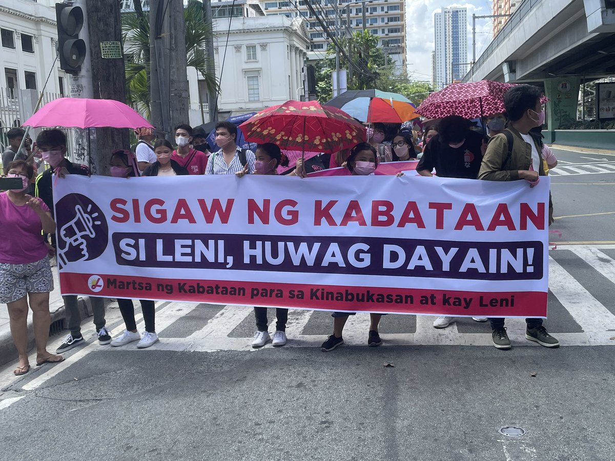 KabataanPLM's tweet photo. ICYMI: Nagkasa ng Walk For Leni-Kiko ang MAKI-LENI (Martsa ng Kabataan para sa Kinabukasan at kay Leni) kasama ang iba’t ibang sektor kaninang tanghali sa Taft Avenue. Tumungo ang martsa hanggang makarating sa Miting De Avance sa Ayala Avenue, Makati.

#LeniKiko2022 https://t.co/DYRDkxDtV0