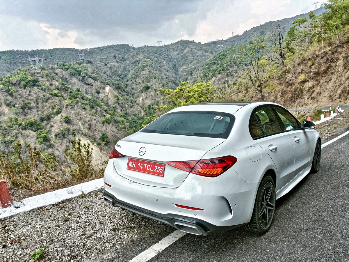 SomChaterji's tweet photo. What a drive! Cooling off from a hectic week with a superb media drive planned by @MercedesBenzInd -these roads, this weather and this car; nothing short of food for the motoring soul! #newcclass #cclass #c300d https://t.co/gru0W7gVqO