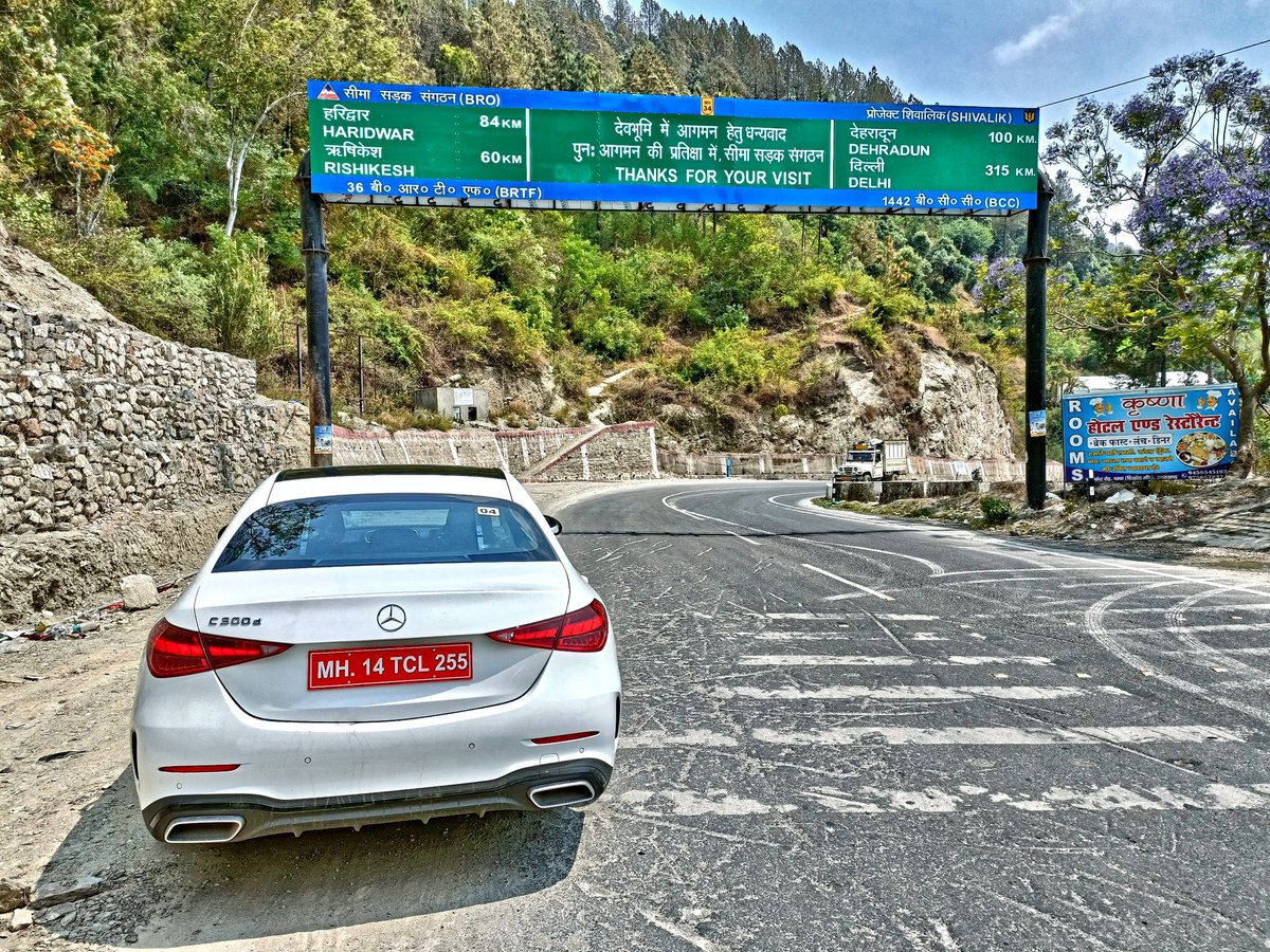SomChaterji's tweet photo. What a drive! Cooling off from a hectic week with a superb media drive planned by @MercedesBenzInd -these roads, this weather and this car; nothing short of food for the motoring soul! #newcclass #cclass #c300d https://t.co/gru0W7gVqO