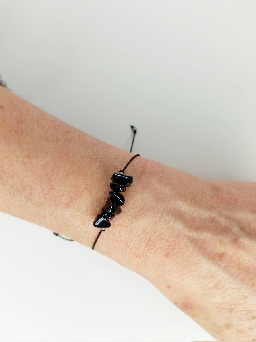 NellaComplemen1's tweet photo. Black obsidian is considered a powerful personal growth stone. As a black stone it is used for protection and cleansing.#blackobsidian #protectionbracelet #naturalstonebracelet https://t.co/bnGHGEphrP https://t.co/UiQKSOdvTT