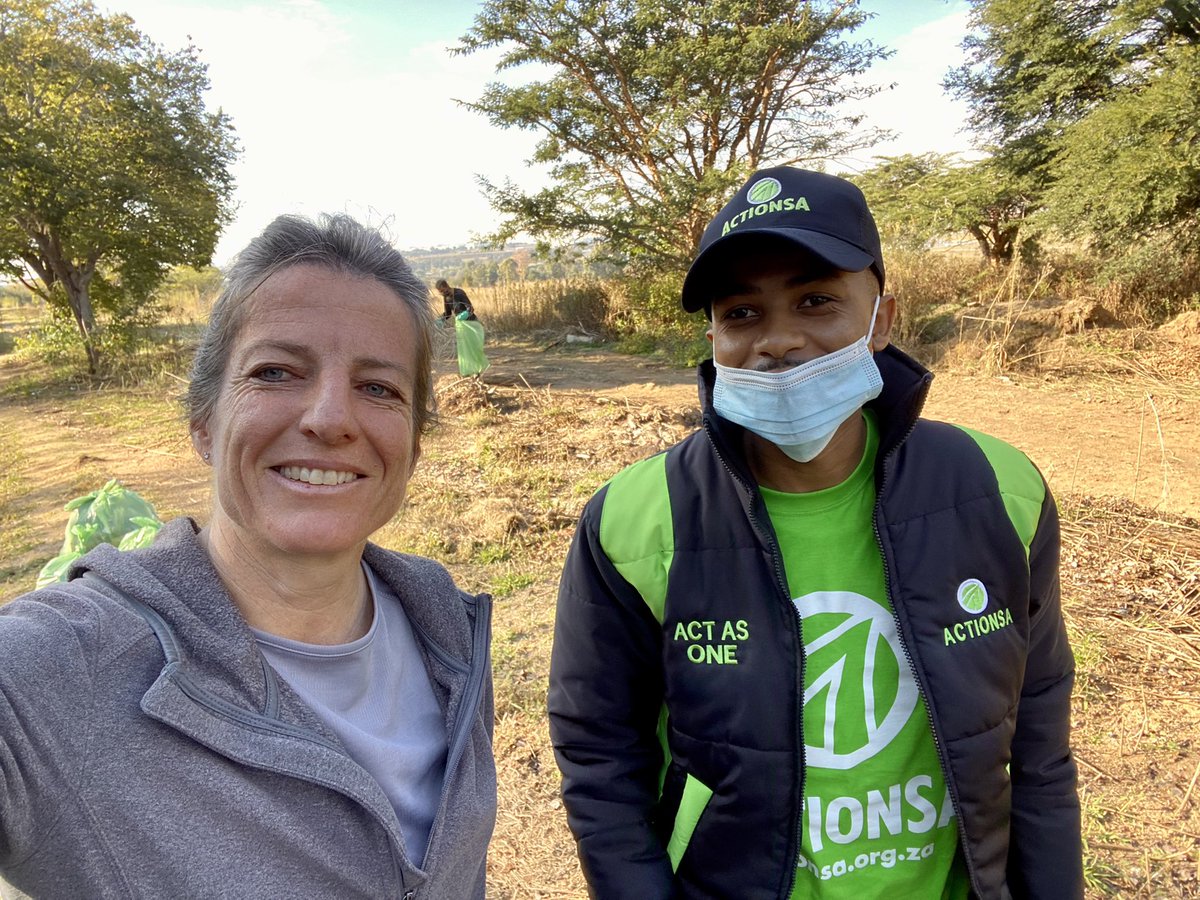 henriettefroh's tweet photo. With #ActionSA #Centurion #youth leader, Kago Modibedi and residents of #Ward64 cleaning along our new #CommunityRun path. One pile of rubbish at a time. @HermanMashaba @Action4SA @Rambohannes @yabohlale @ZenBeingZA @BonganiBaloyiBB https://t.co/ulgVTha455