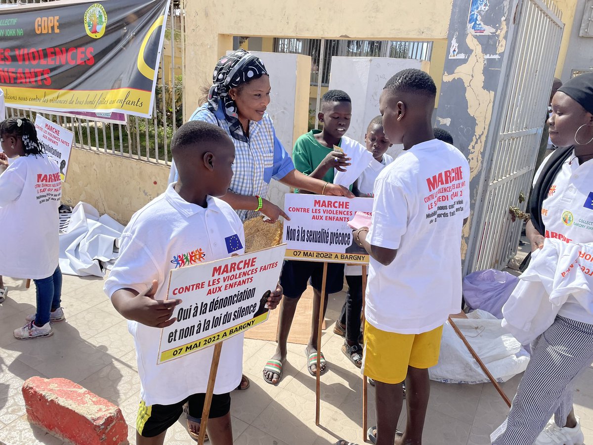 kinspecteurk's tweet photo. Actuellement à #Bargny dans le cadre de la #Marche contre les #Violences faites aux #Enfants. 
Protégeons les, ces mômes. 
@dieme_augustine https://t.co/Tk5fsiQbb2