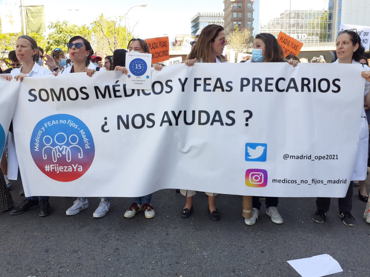 apiscam's tweet photo. Concentración ante  @ComisionEuropea y manifestación por la #FijezaYa ante el abuso de temporalidad en AAPP según normativa y sentencias UE. Ni ceses ni OPEs de trabajadores en abuso.
@APISCAM presente con médicos @madrid_ope2021
@MUDmedicos @SomosUrgencias #7MContraAbusoFijeza https://t.co/rifvrM2fno