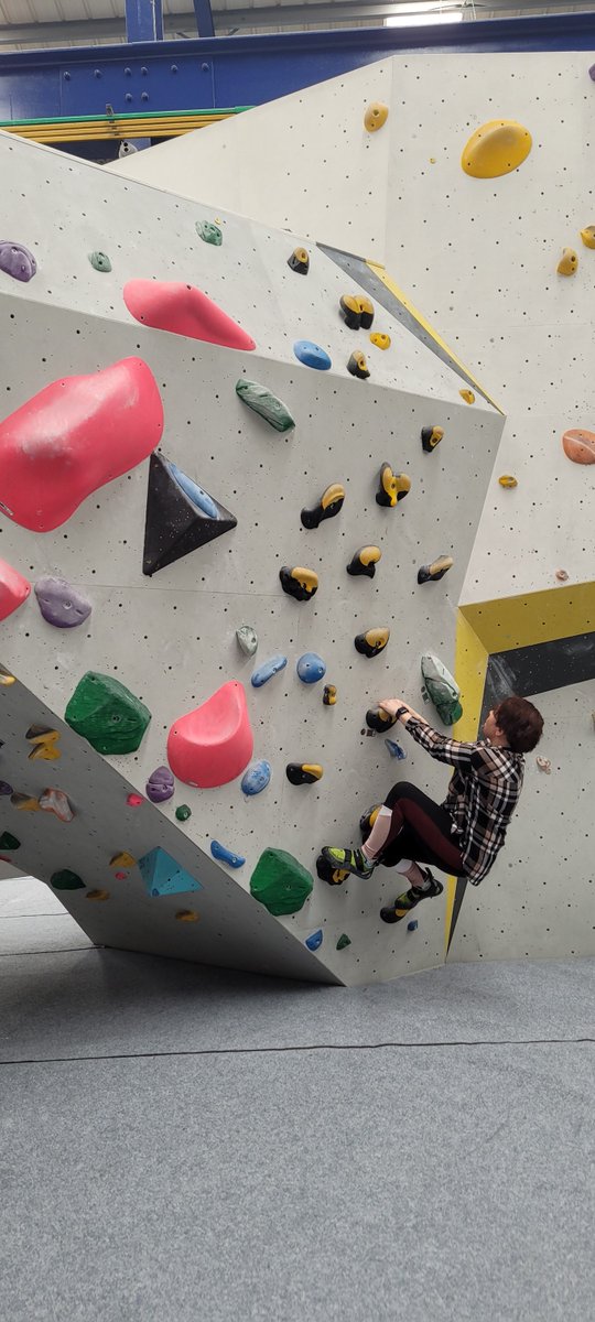 ForHousing's tweet photo. Fancy trying your hand at bouldering? Be Bold offers 3 FREE taster sessions to anyone wanting to learn a new skill. The next session is on Wednesday 11th May, spaces are still available. Find out more here https://t.co/LmYf6uHAFD @boulderhut @ActiveCheshire @Sport_England https://t.co/imyyyomZCC