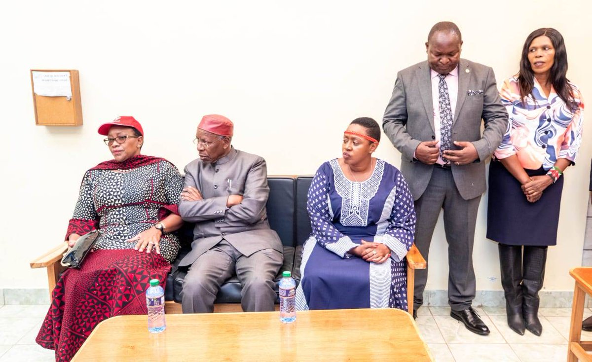 AzimioTv's tweet photo. Patiently waiting for baba to be the 5th. Si August 9th ifike.
#Azimio4OneNation #YoursTrulyBabaThe5th https://t.co/zbVwJp7RKE