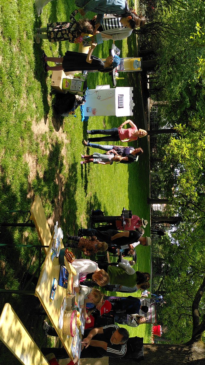 Tatjana Veith (@tatjanaveith) on Twitter photo #Photovoltaik Picknick in @Stadt_Marburg.
Die ehrenamtlichen #Solar Beraterinnen geben Tipps und Tricks, wie man von der #Energiewende profitieren kann. Mit Kindern Aktionen und Beratungen für Frauen☀️
<a href="/wattbewerb/">@Wattbewerb.bsky.social</a>
<a href="/BneMarburg/">BNE Netzwerk "Nachhaltig Lernen Region Marburg"</a> #Photovoltaik Picknick in @Stadt_Marburg.
Die ehrenamtlichen #Solar Beraterinnen geben Tipps und Tricks, wie man von der #Energiewende profitieren kann. Mit Kindern Aktionen und Beratungen für Frauen☀️
<a href="/wattbewerb/">@Wattbewerb.bsky.social</a>
<a href="/BneMarburg/">BNE Netzwerk "Nachhaltig Lernen Region Marburg"</a>