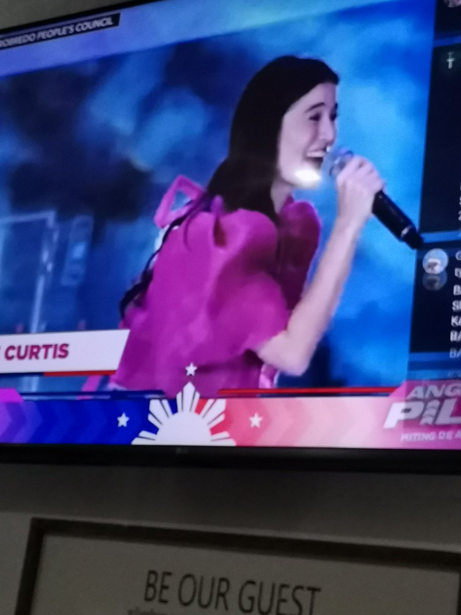 Anne Curtis in #MakatiIsPink
#Ipana7oNa10ParaSaLahat
#LeniKikoMitingDeAvance