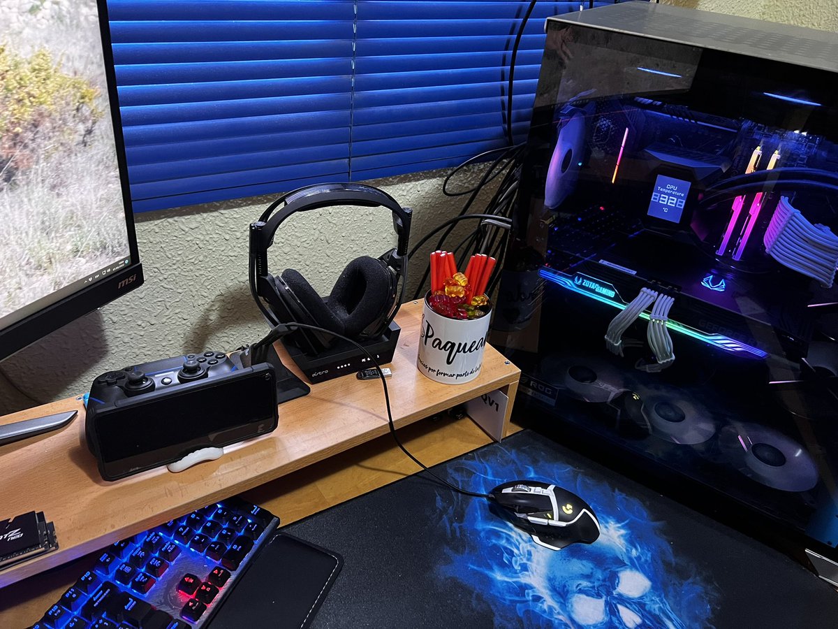 Me encanta los detalles <a href="/Paqueandoo/">Paque🦊</a> pedazo taza posdata las gominolas son mias Jajja