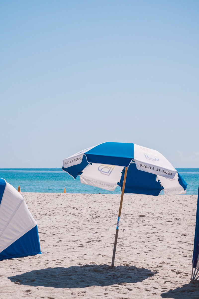 AstonMartinF1's tweet image. Time for a quick pitstop at the beach? 🏖 

#IAMMIAMI | @ConorMcDPhoto