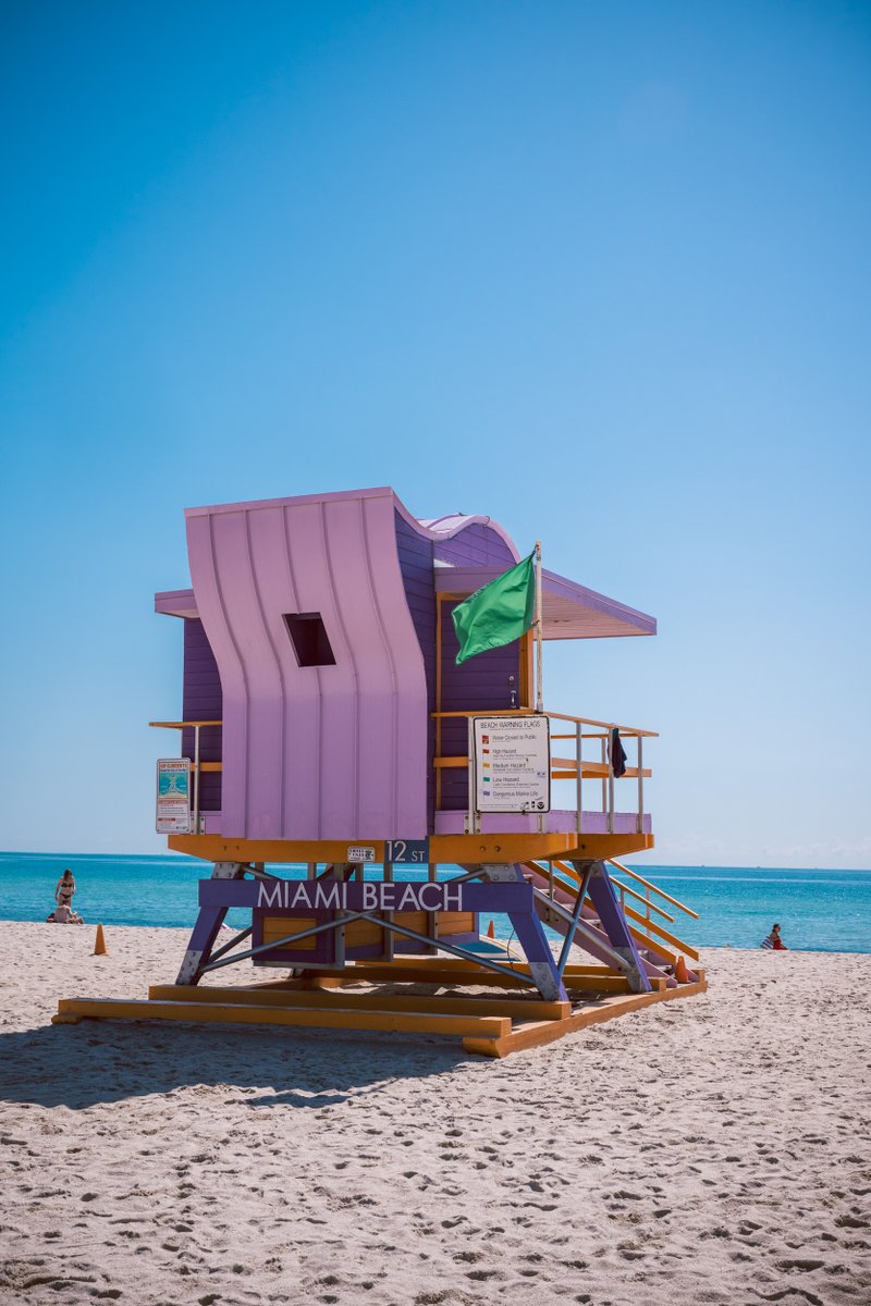 AstonMartinF1's tweet image. Time for a quick pitstop at the beach? 🏖 

#IAMMIAMI | @ConorMcDPhoto