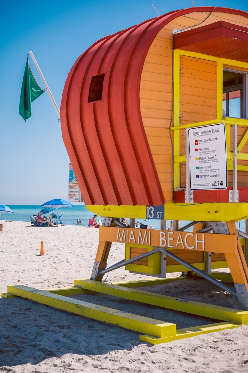 AstonMartinF1's tweet image. Time for a quick pitstop at the beach? 🏖 

#IAMMIAMI | @ConorMcDPhoto