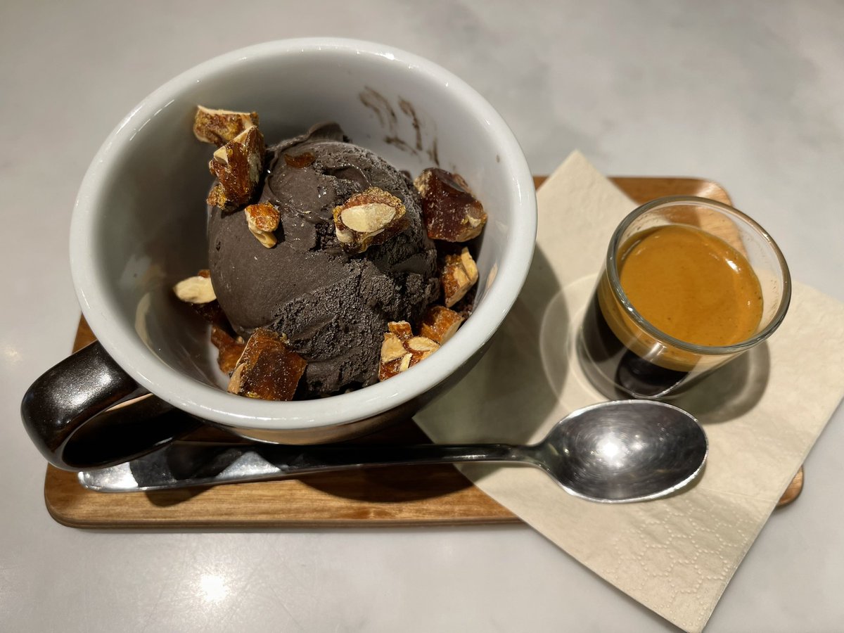 norlinkarim's tweet photo. Out for food &amp; shopping with @Nora_Jimin23 Truffle Chicken Alfredo, Creamy Salmon Pot Pie, Kiwi Cucumber Fizz and Dark Chocolate Mint Affogato. Hope my #WAPmembers &amp; #BTSARMY moots at well this Saturday. #VirtualLunchDate https://t.co/rYeqbUudg4