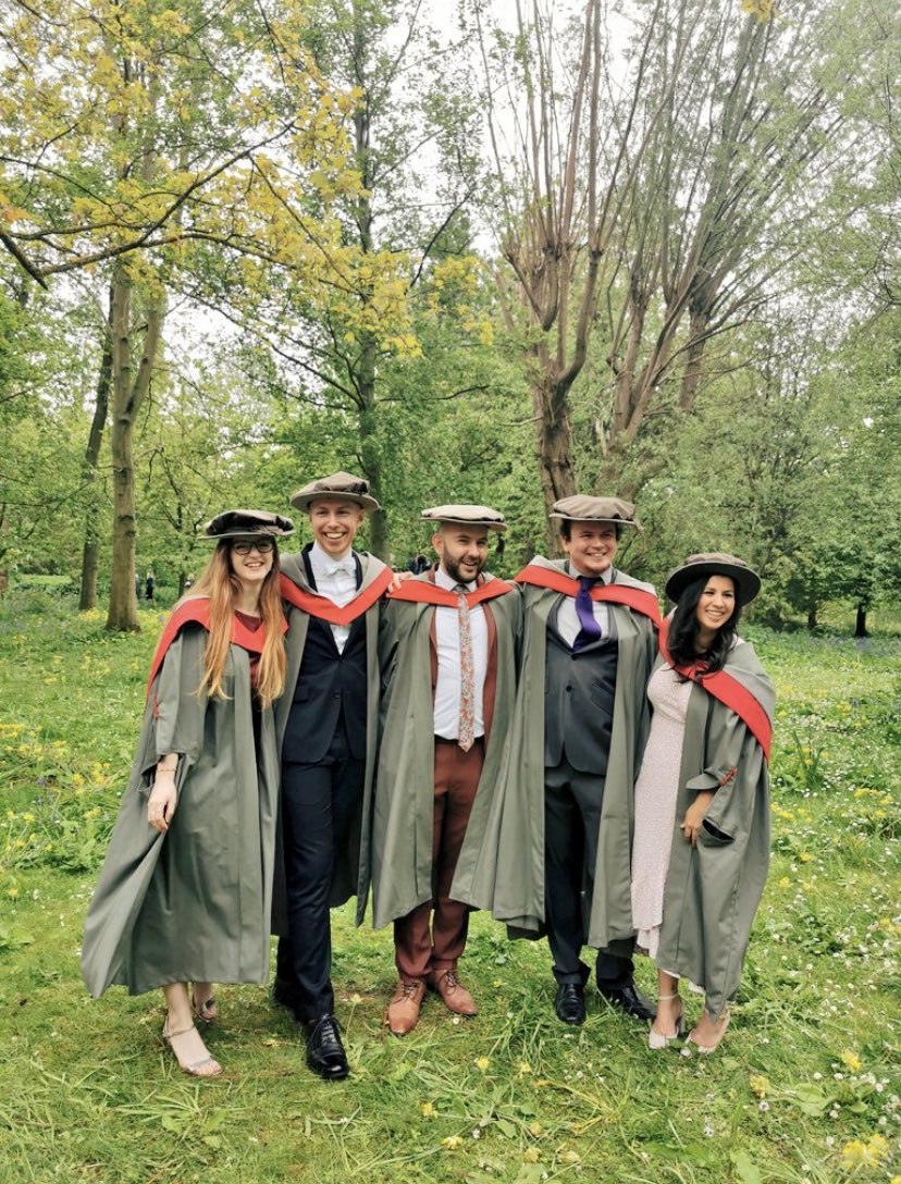 MeganHasoon's tweet image. Finally got to wear my floppy hat and celebrate becoming Dr Hasoon with some of my favourite humans 🎓
@BiologyatYork @UniOfYork 
#PhDone