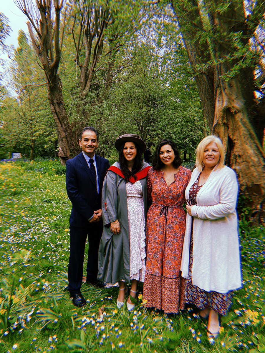 MeganHasoon's tweet image. Finally got to wear my floppy hat and celebrate becoming Dr Hasoon with some of my favourite humans 🎓
@BiologyatYork @UniOfYork 
#PhDone