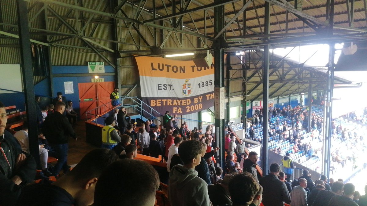 TheChefJezB's tweet photo. Here we go last match of the season 3 points would defeat all of the doubters COYH https://t.co/4WihgzZQ0u