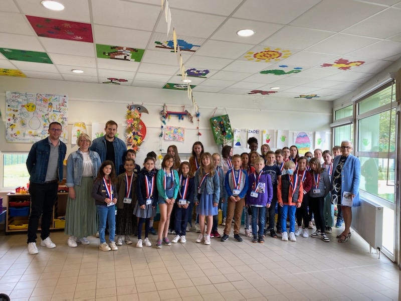 LudovicLoncle's tweet photo. 🙏Un grand merci chère @FrancoiseGatel , sénatrice d'Ille et Vilaine d'être présente ce matin auprès des jeunes du CMJC pour présenter et échanger sur ta fonction et le rôle du Sénat dans notre démocratie.
#maviedélu #CMJC https://t.co/gXwCEhzOtp