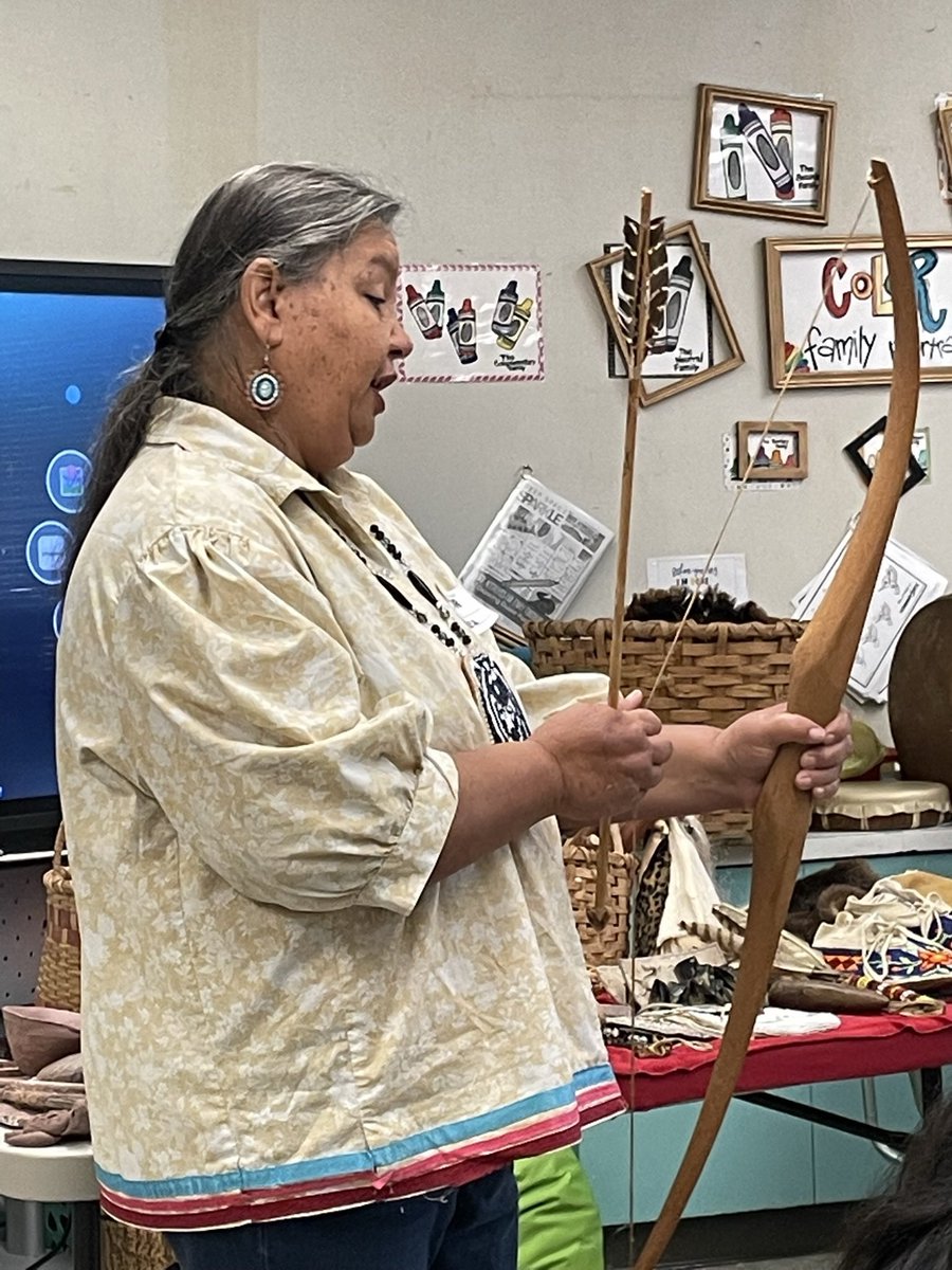 ReidsReaders's tweet photo. On our last day with Senora Lynch we learned about other forms of art and daily life. #WhosGotItBetterThanWES https://t.co/UGi1Yz8ihd